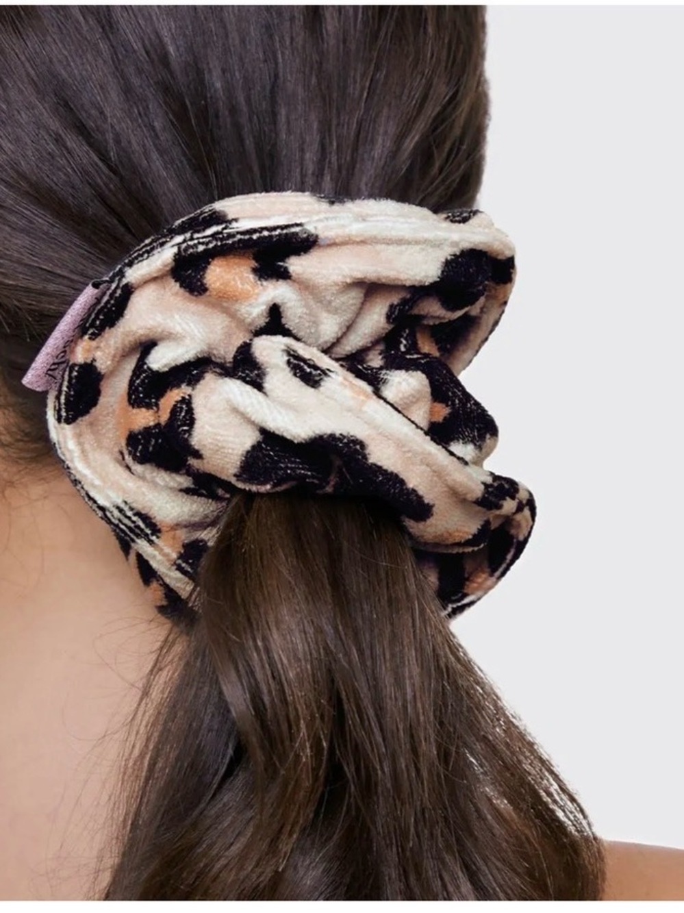 KITSCH 2 piece leopard Scrunchies